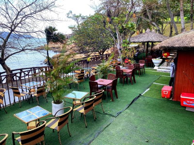 Cà phê Hòn Chồng View