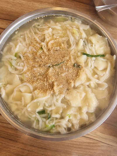 할머니손칼국수