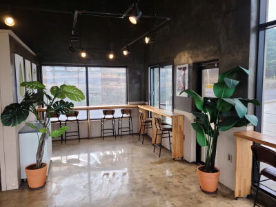 Cafe Bat 318