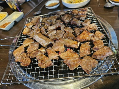 Lee Hwang Charcoal Galbi