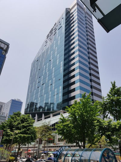 Center Place