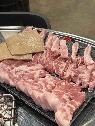 돈구이 바람났네 닭이랑