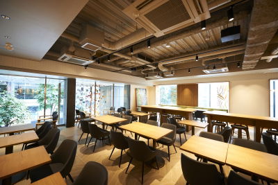 Starbucks Reserve® Store - Ginza Marronnier-dori Street