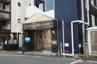 N.33 Hakata St. River Side