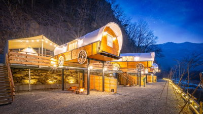 Isum Pool Glamping