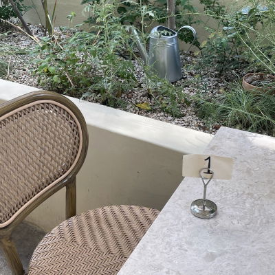 Komodo Table