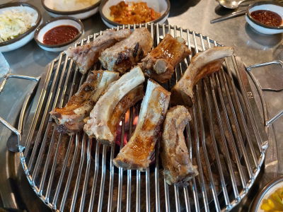 돌돌이 등갈비촌