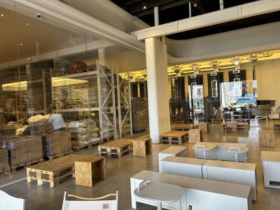 Momos Yeongdo Roastery & Coffee bar
