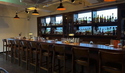 Bar moho