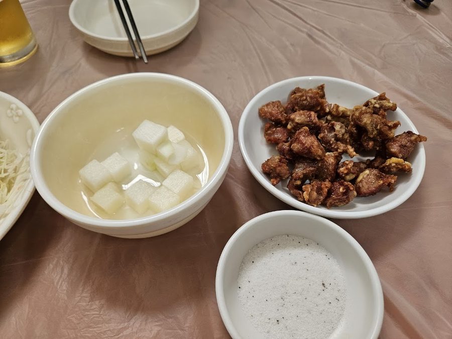 Pureun Tongdak Deokpo Market