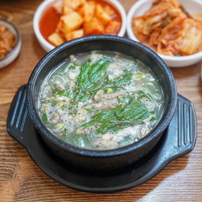 Hanyang Sundae Haejangguk