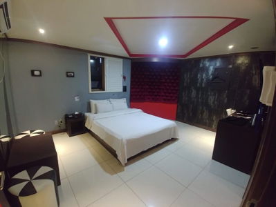 The First Stay Hotel