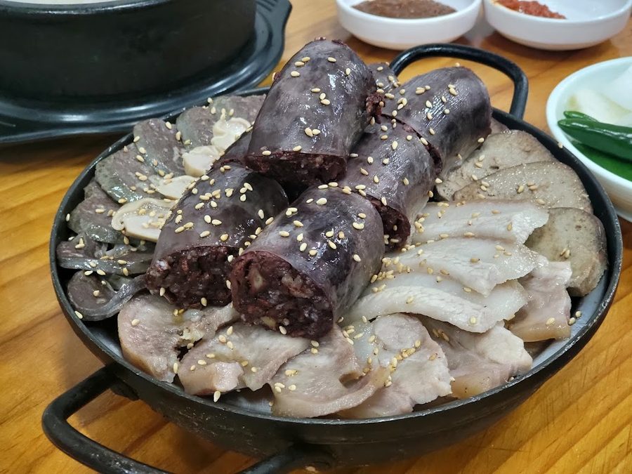 Gohyang Jip Abai Sundae Guk