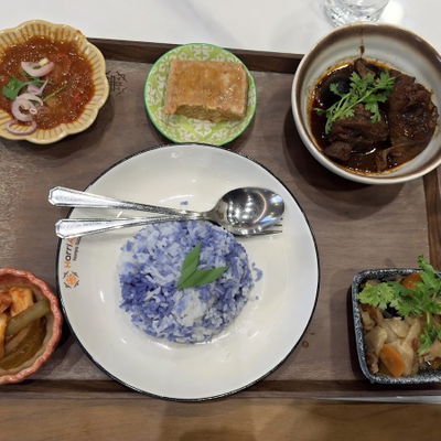 HarriAnns Nonya Table