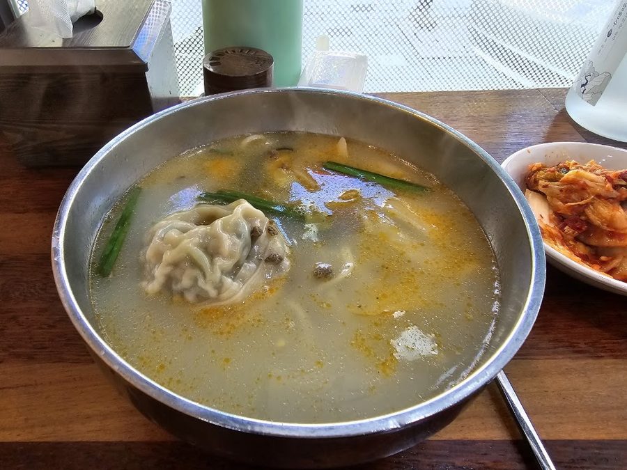 Myeongdong Kalguksu