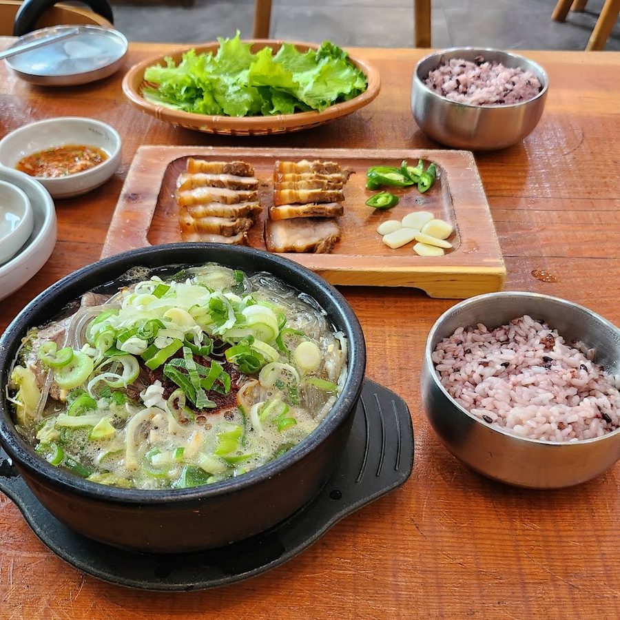 Jeju Eunhuine Haejangguk Hongdae Branch