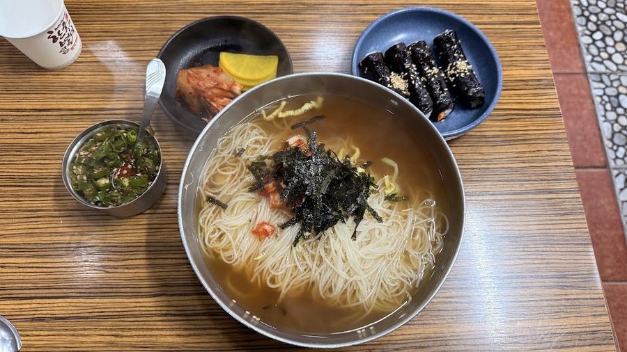 Uri Bunsik Myeolchi Guksu