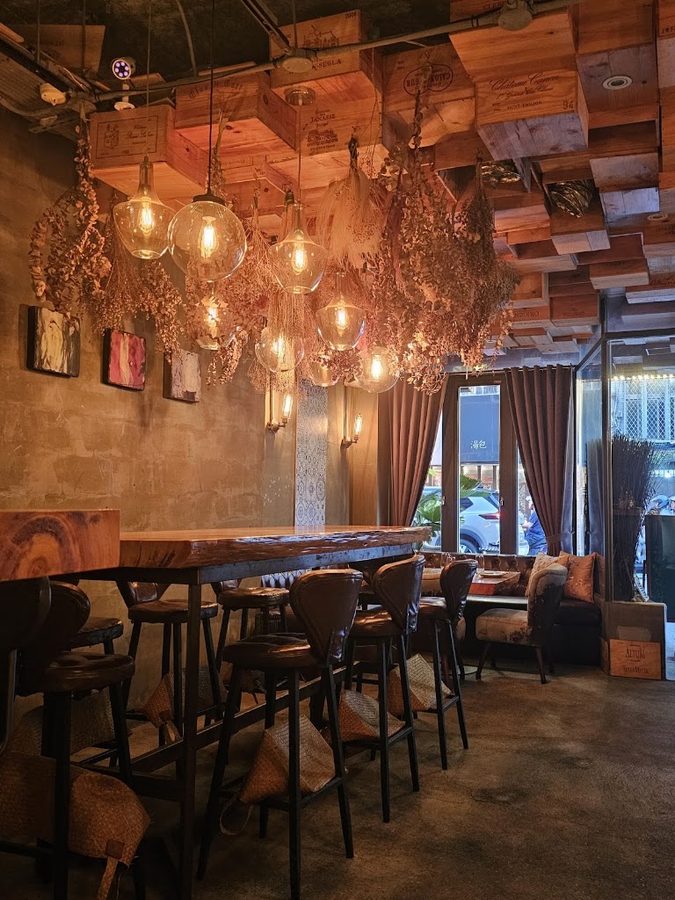 Aj's wine & bistro -亞傑克斯