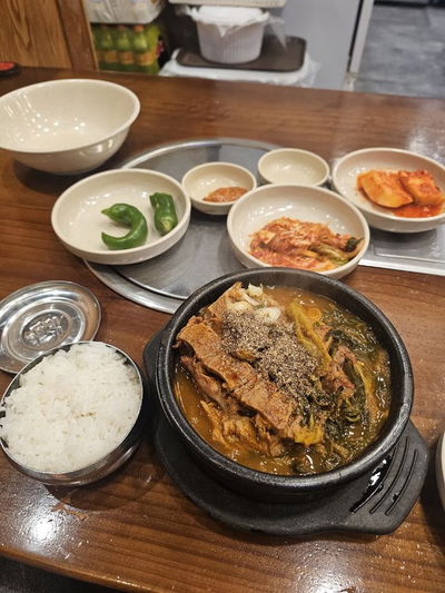 Myeongpum Cheonggiwa Gamjatang Namseong Station Branch