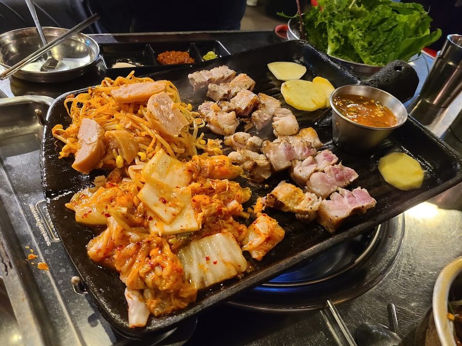 感性練炭焼肉店 ペチカ