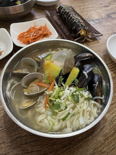 라니네해물칼국수