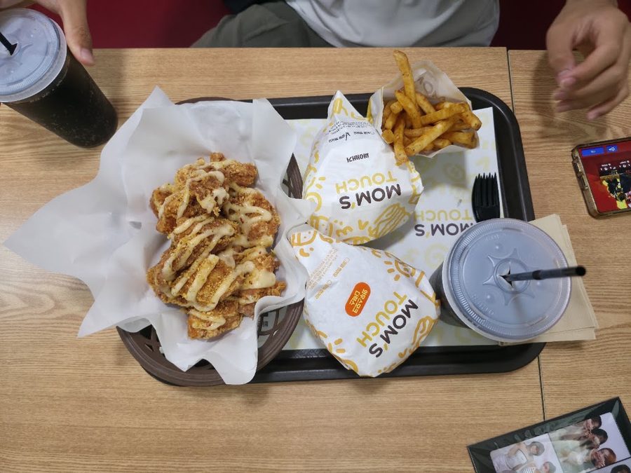 맘스터치 우동점