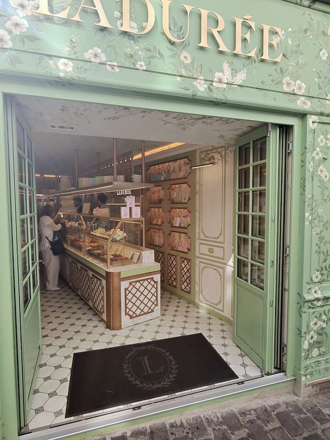 Ladurée Paris Place du Tertre