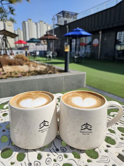 Queen's Crown Bakery Cafe