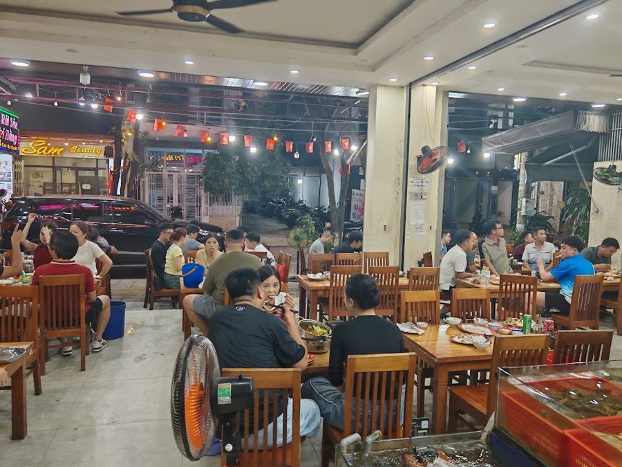 Hải Sản Trí Hằng