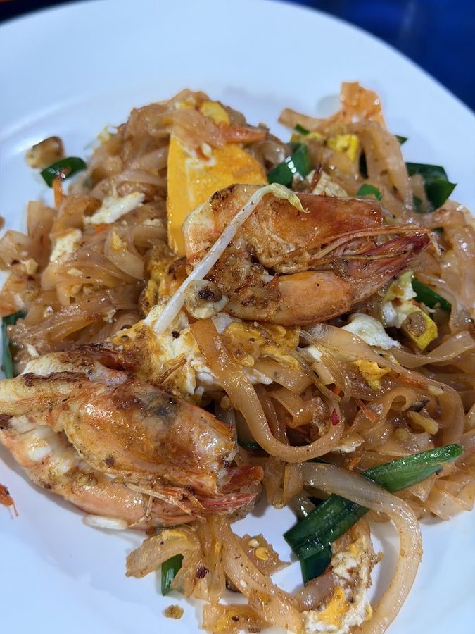 Khun Ake Mam Ari Pad Thai
