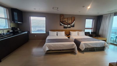 Rich Hotel