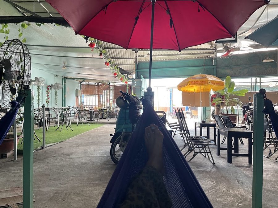 Cafe Võng Tân Trụ