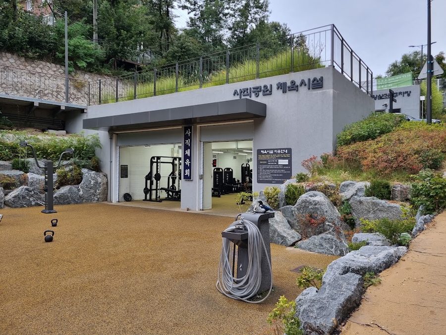 Sajik Park Sports Facilities