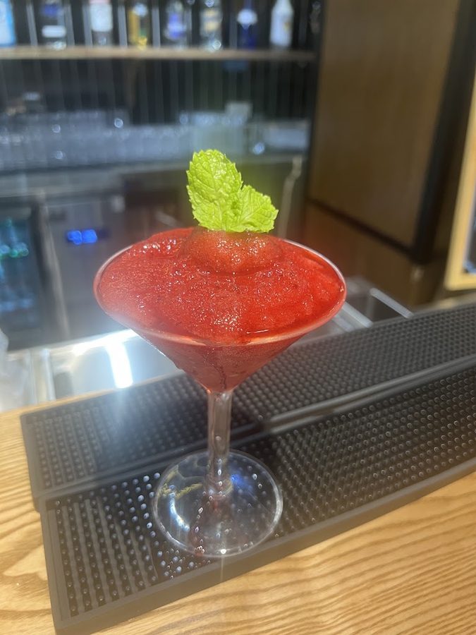 MAD CLUB : SPORTS & KARAOKE BAR