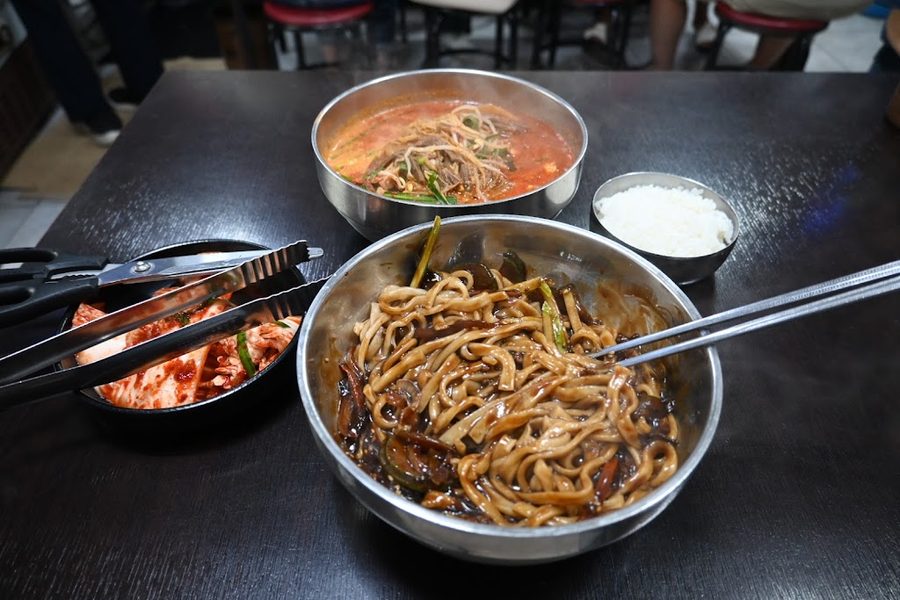 Son Kalguksu · Naengmyeon