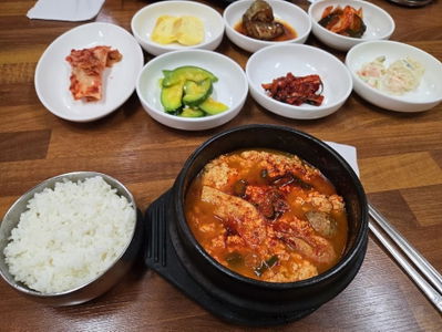 O Gwangjang Maetdol Sundubu