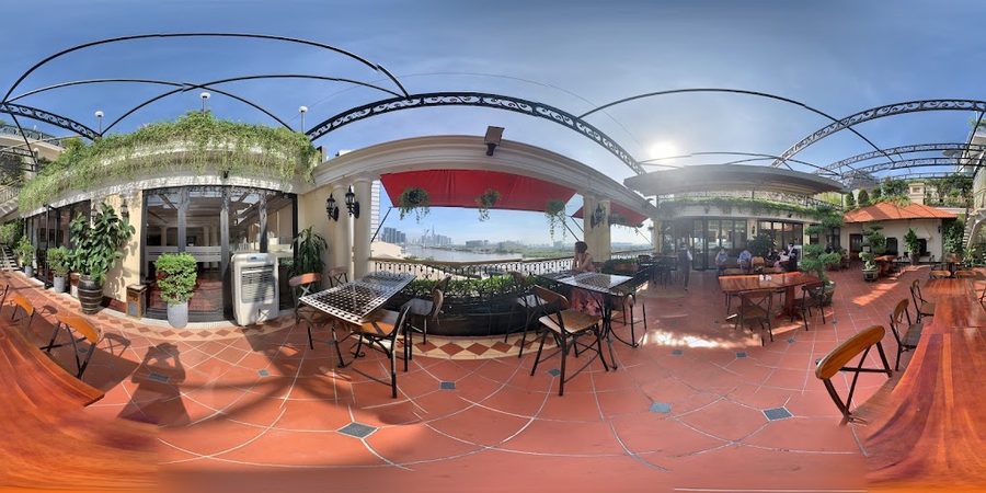 Breeze Sky Bar