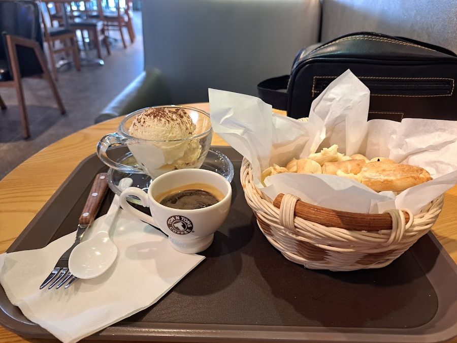 Tom N Toms Coffee Daehak-ro 2