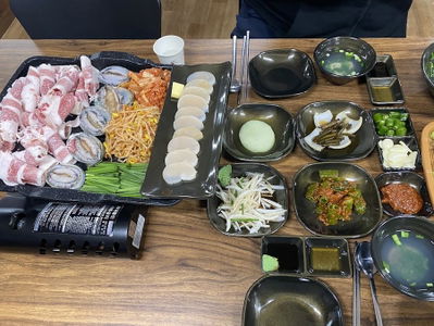 보훈키조개삼합전문점