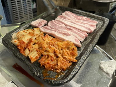 자양고두리김치생삼겹살