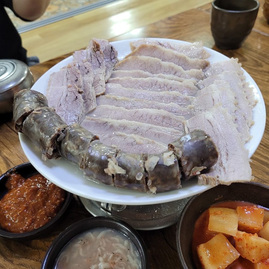 Tuksari Jinguk Dwaeji Gukbap