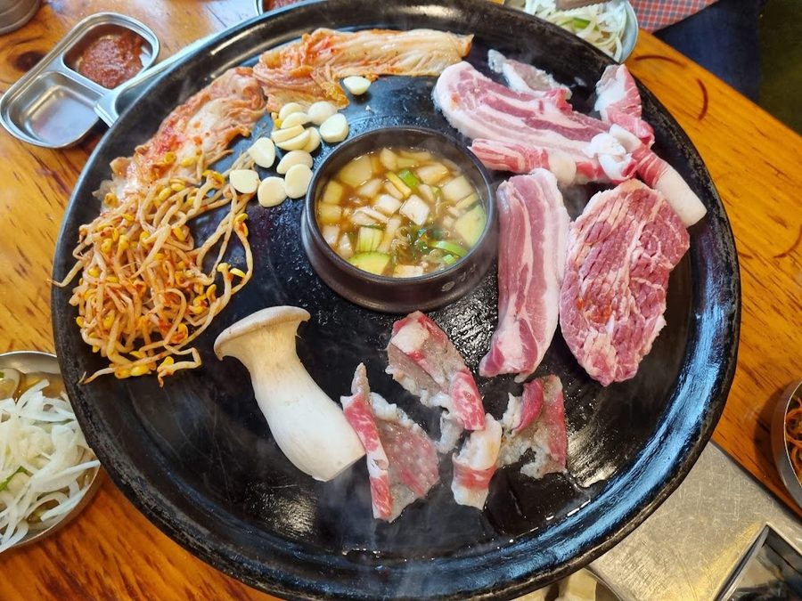 Ippeun Dwaeji Saeng Samgyeopsal
