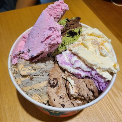 Baskin Robbins