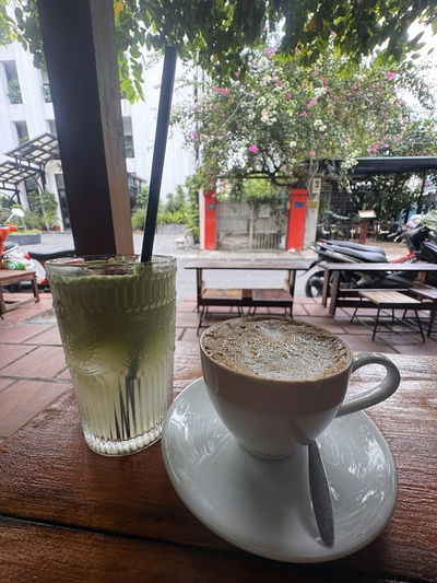 Bi • Coffee & Bar