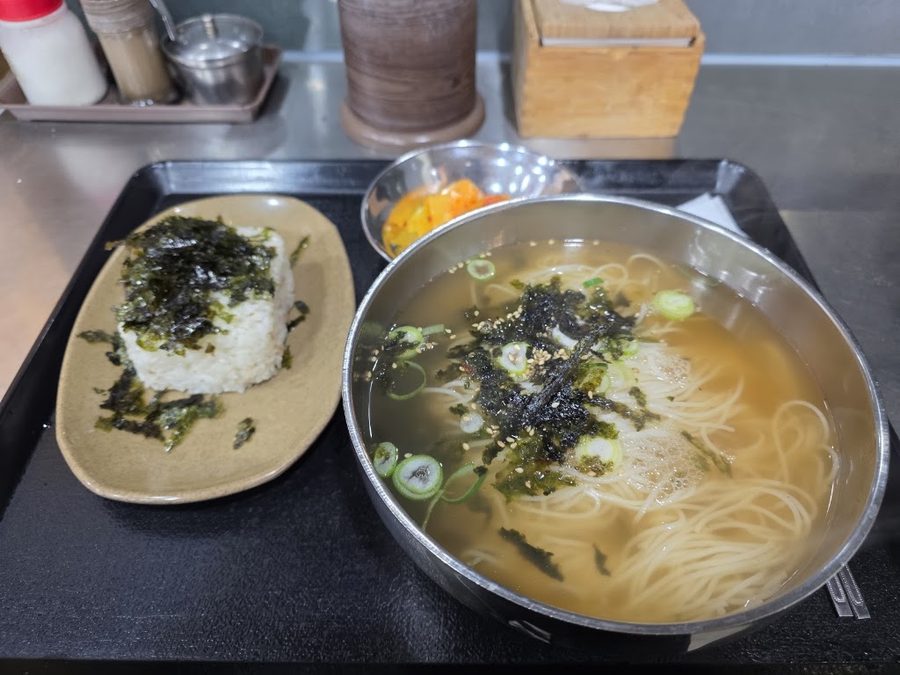 Uidong Myeolchi Guksu