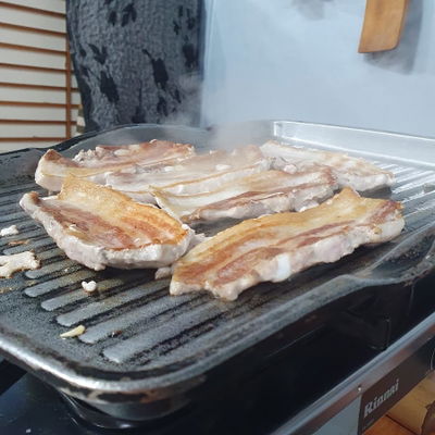 炕石三層肉