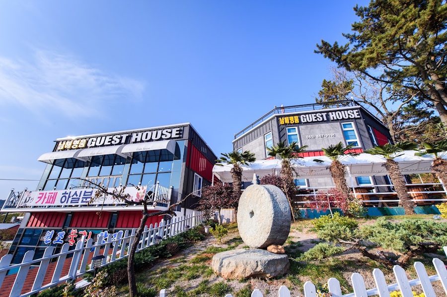 Namhae Sandeulhae Pension