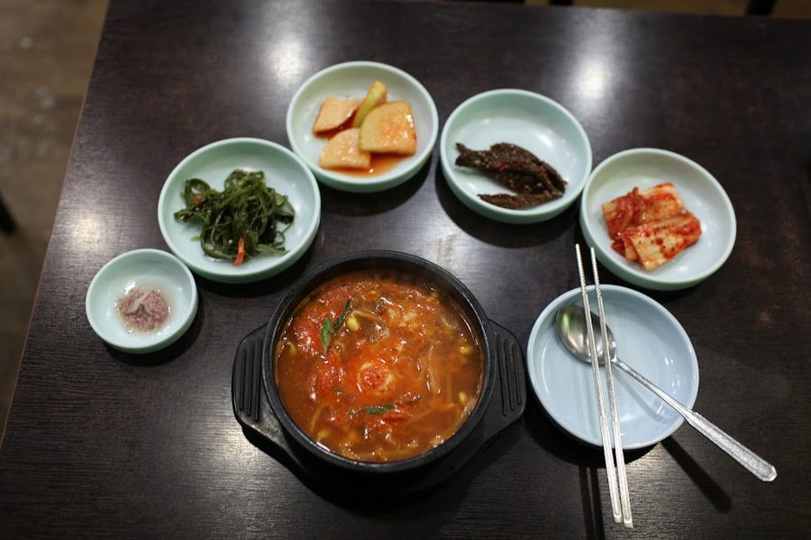 Gangodeungeo Wa Kongnamul Gukbap