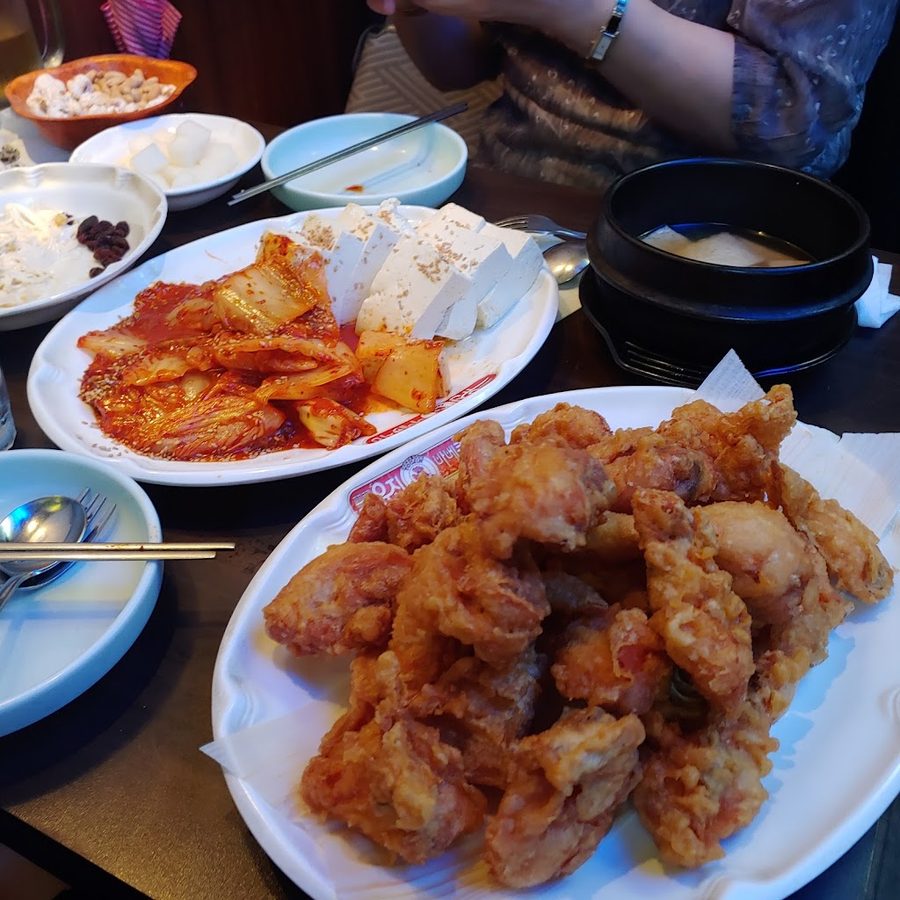 Yeonsin Smile Chicken Hof