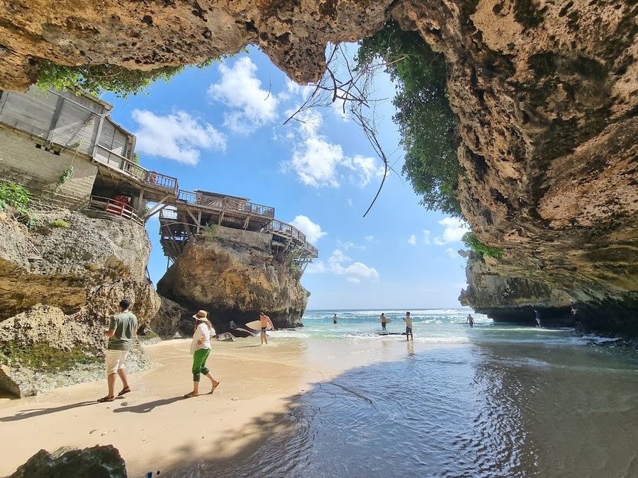 Uluwatu Beach